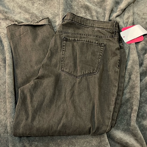 Isabel Maternity by Ingrid & Isabel Denim - NWT Isabel Maternity crop jeans 16